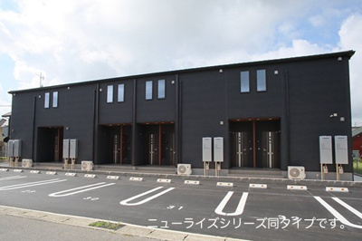 【外観】 建物外観を気になさる方へ、見た目の良い物件です