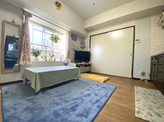 落ち着いた色合いでまとまった、パートナーや家族が集う憩いの空間。家族・友人・知人の会話に華を咲かせます。
