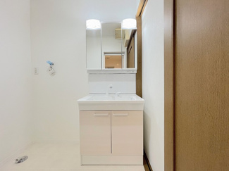 「洗面台」三面鏡・収納付・新品に交換しております。