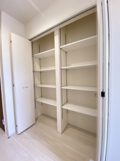 可動式の間仕切りが、用途やシーンに合わせてご活用いただけます。