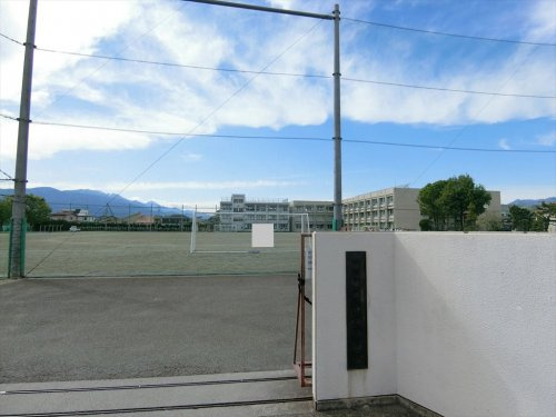 甲府市立南西中学校