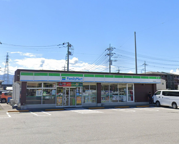 ファミリーマート昭和国母店