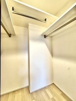 洋室にはウォークインクローゼットがあり、荷物の多い方でもすっきりと暮らせます。
