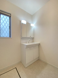 たっぷりとした収納がございます。