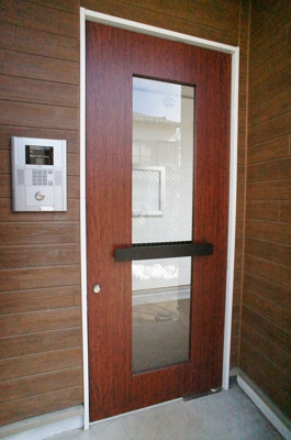 落ち着いたエントランスです