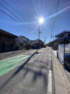 見通しの良い公道に面しております。