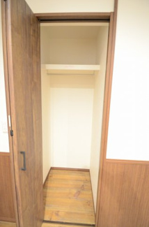 キッチン横クローゼット
