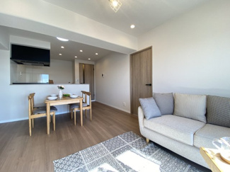 毎日の食事づくりがもっと楽しく快適になる、キッチンとリビングに一体感を感じる間取りです。