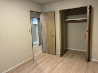 ナチュラルなフローリングを使用し、幅広いコーディネートに対応可能です♪