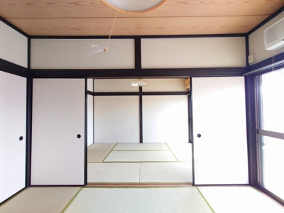 柔らかい畳が心地よい和室