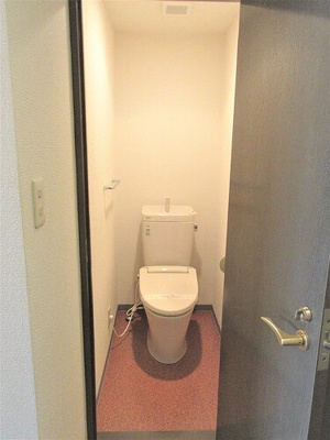 トイレ　前回募集時／2024年7月の写真