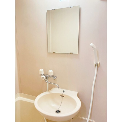 明るい色調の室内です