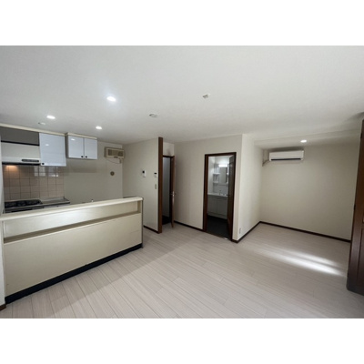 ゆったり過ごせる居間です