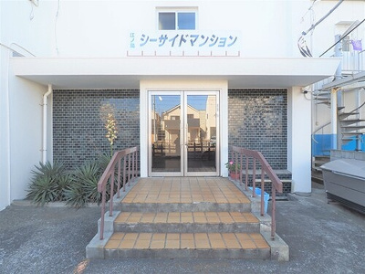 ゆとりのあるエントランスです