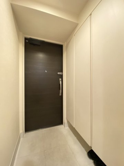 玄関がいつも片付く大容量シューズボックス。すっきりした玄関になります。