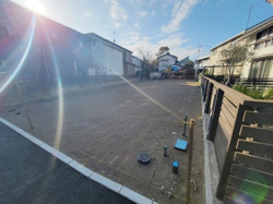 開放感のある現地土地写真です。前面道路との接道もスムーズで幅広いプランニングに対応できます。