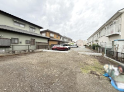 交通アクセスしやすい立地にある整形地です。周囲には閑静な住宅が並び落ち着いた環境です。前面道路も広く出入りがスムーズです。近隣には利便性の高い施設も揃っています。