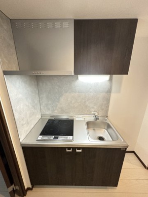 ２口ＩＨヒーターで料理する方も満足♪キッチン収納スペースも豊富です★