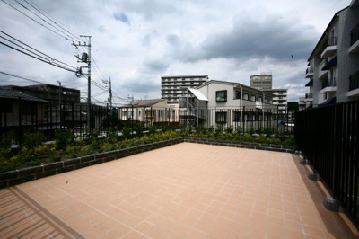 共用ルーフバルコニー付