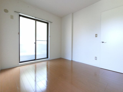 大きい収納があり、荷物の多い方も安心。