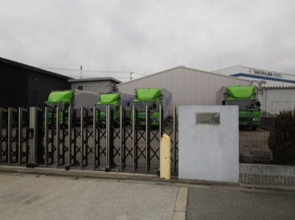 【駐車場】