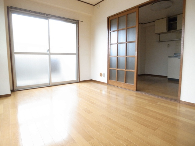 床材新品交換済み、お洒落です。