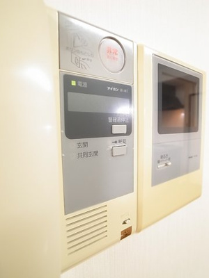 モニター付きオートロックです。