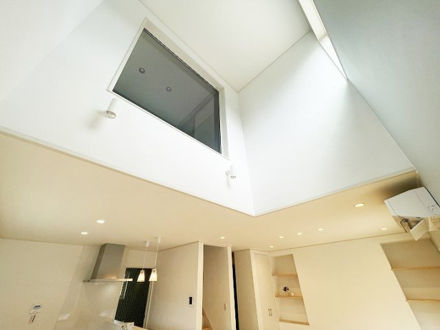 広々としているので身だしなみチェックにも最適です