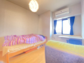 ～自然な風合いの洋室～
・ナチュラルな色彩で纏められた洋室は家具のコーディネートもしやすくなっております。
・どんな家具にするか考えるだけでも楽しくなってきますね。