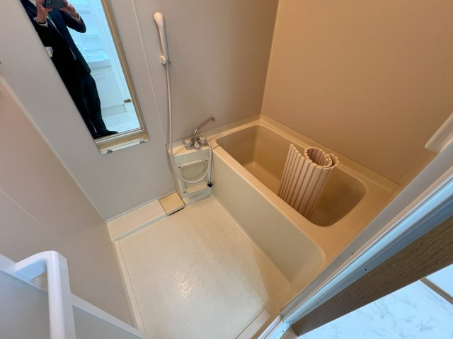 ※原状回復中のため、同タイプの室内写真になります。