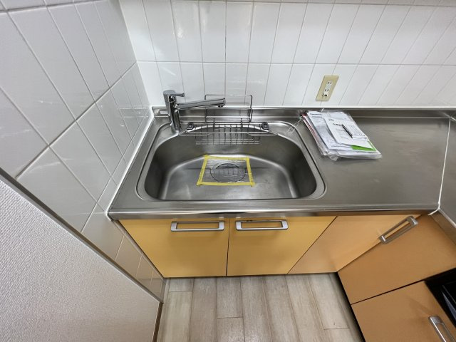 ※原状回復工事中の為、同タイプのお部屋の写真になります。