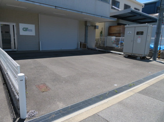 【駐車場】