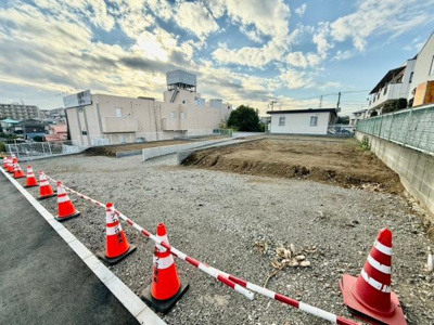 広々とした土地は新たな住まいやビジネスの拠点に最適な候補地です。便利な立地でアクセスもスムーズです。周囲の環境も整備され安心してご利用いただけます。