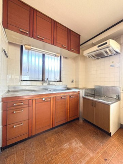 毎日のことを、気持ちよく。広々として使いやすいキッチンスペースです。