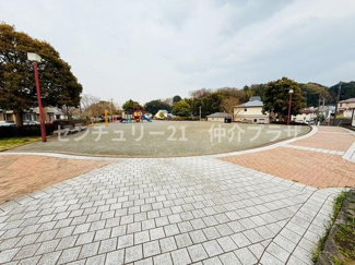 公園まで徒歩5分です