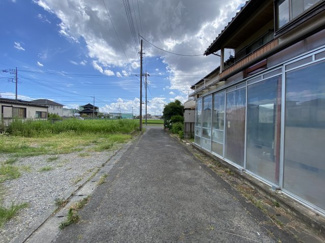 交通量も穏やかで、陽当りも良好です。