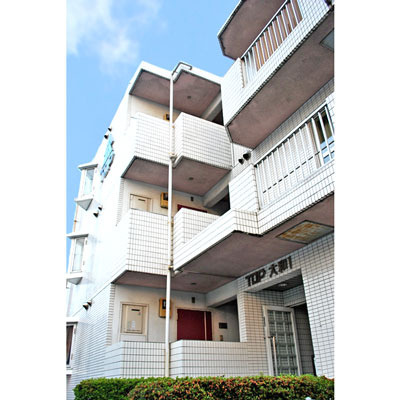 【外観】 建物外観を気になさる方へ、見た目の良い物件です