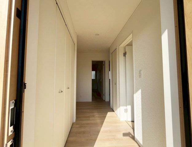 ただいまの瞬間につながる幸せ。明るくオープンな空間です