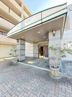 居住者の帰りや訪れる方を優しく迎えてくれます♪