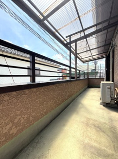 広さにも余裕のあるバルコニーです。お日々のお洗濯もらくに可能です。