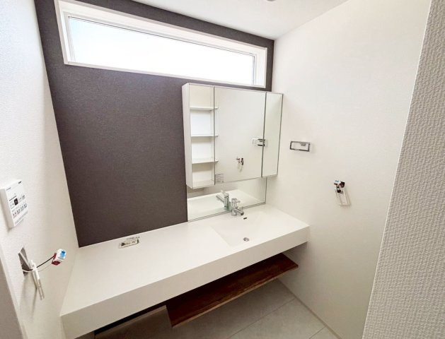 広々としているので身だしなみチェックにも最適です