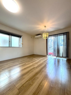 おもわず寝転びたくなる広さです♪お友達を呼んだり、家族皆が集える広々リビングです。