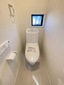 1階2階、それぞれにトイレがあります。