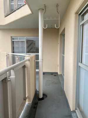 開放的で明るい空間を演出してくれるバルコニーです