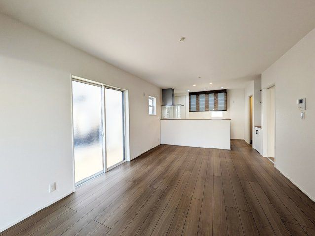 毎日使うキッチンだからこそ、収納たっぷりの使い勝手の良いシステムキッチンは必須です。