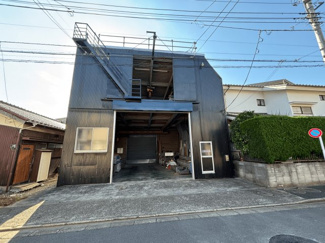 約43坪・風通しもよく、前面道路が広々とした車の出入りもスムーズなお土地です♪