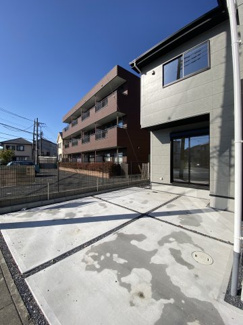 駐車スペースは2台分確保しております（車種による）