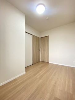 洋室は全3部屋ございます。