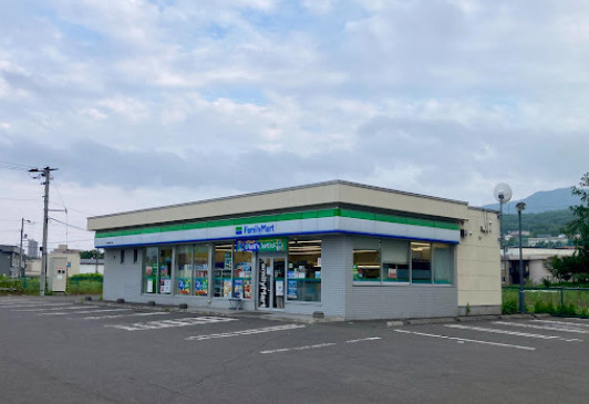 ファミリーマート 札幌稲穂１条店