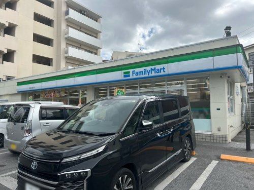 沖縄ファミリーマート 三原大石通り前店